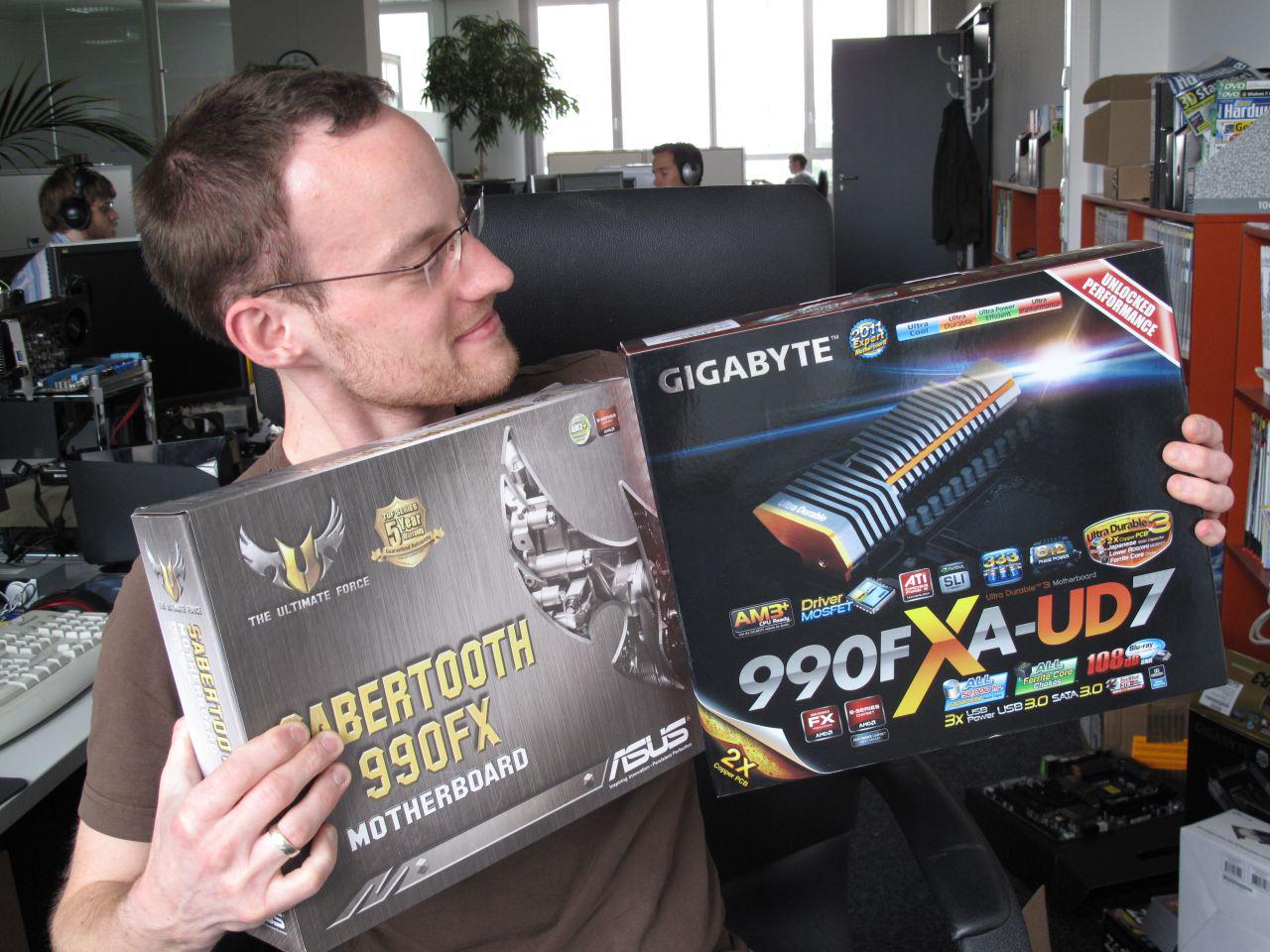 [10/06/2011] ... Gigabyte 990FXA-UD7 schöner?