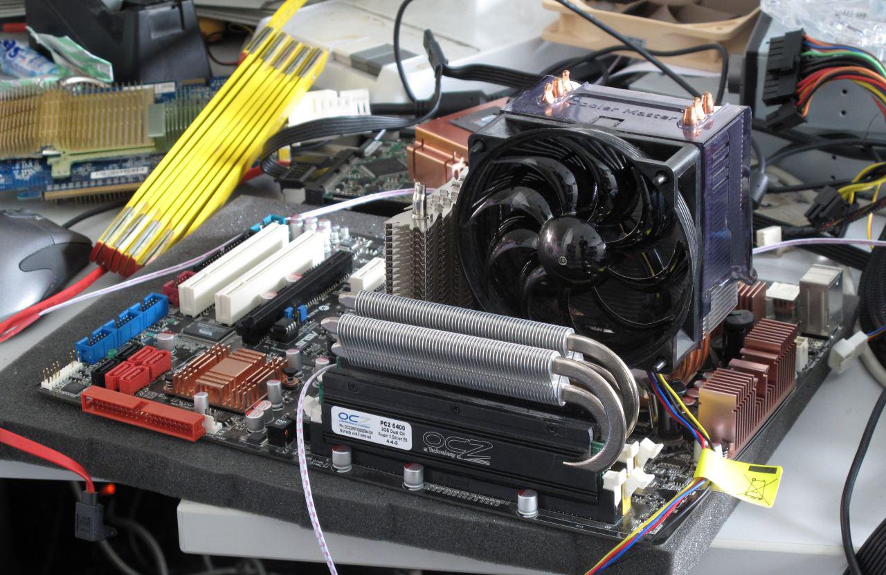 [10/06/2011] RAM-Kühler im Test, ein Thema von PCGH 08/2011