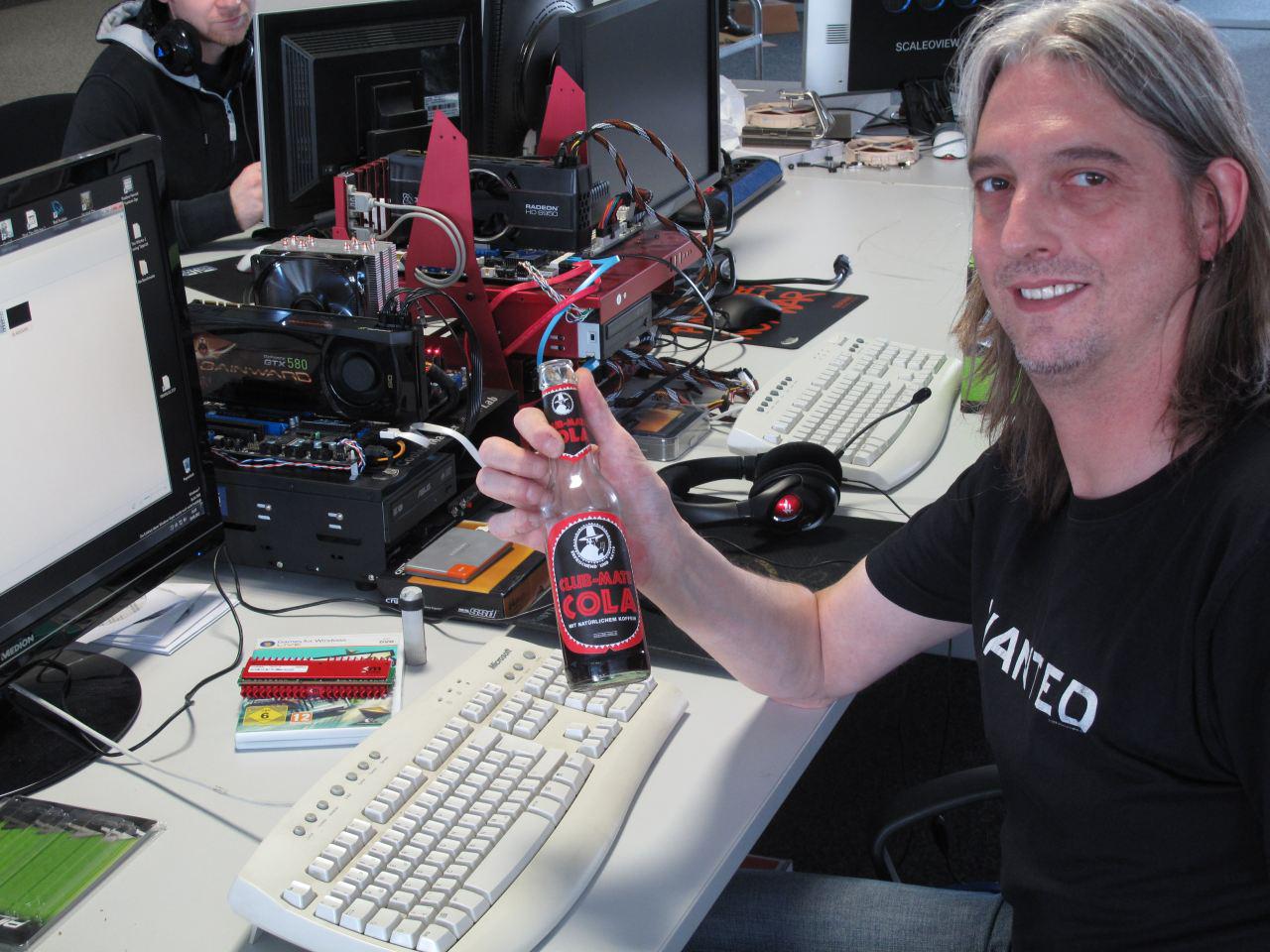[10/06/2011] Herr F. Stöwer trinkt geheime Softgetränke.