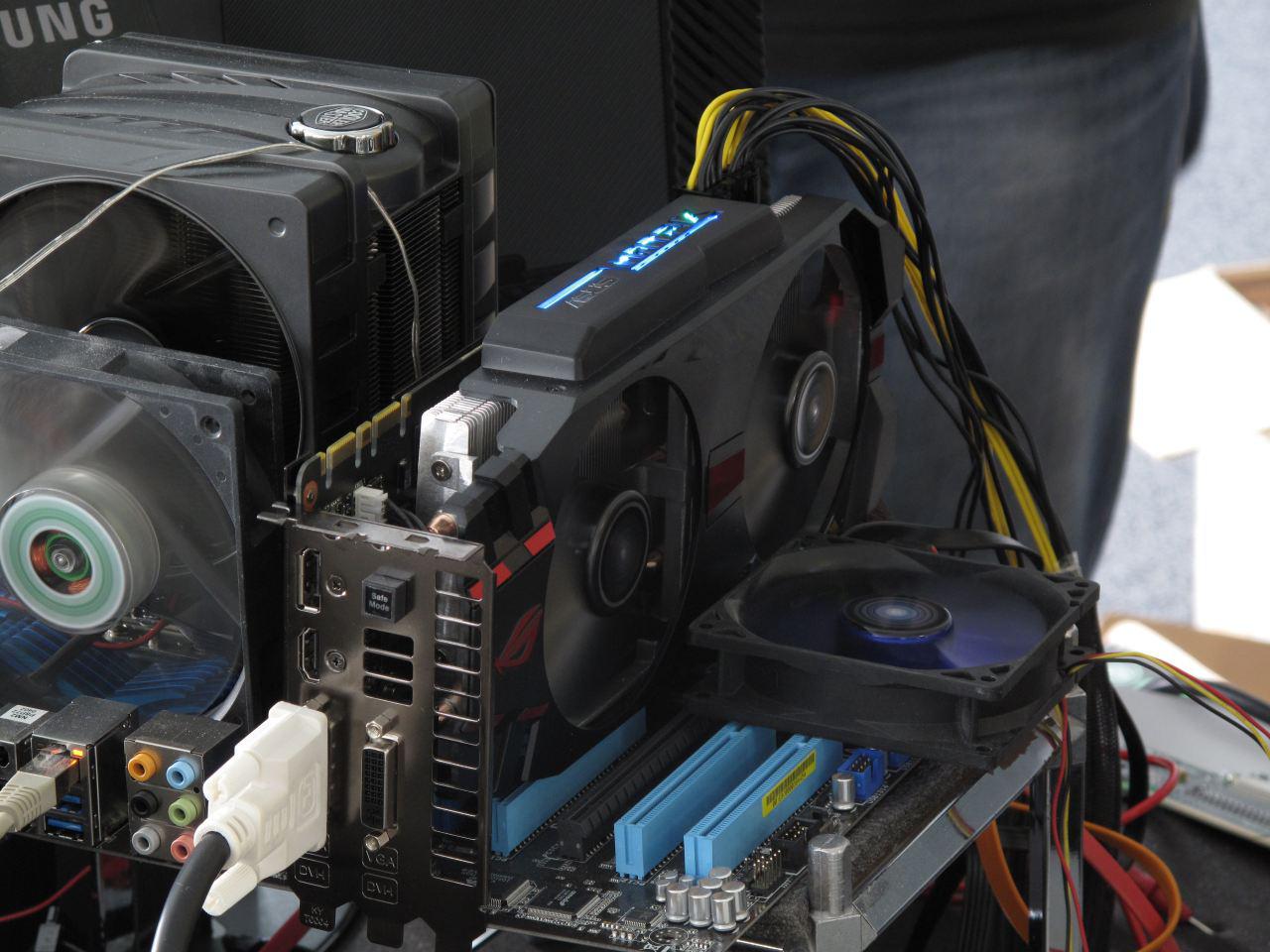[10/06/2011] ... und die Asus ROG Matrix GTX 580 Platinum muss einsam ihre Runden drehen. 