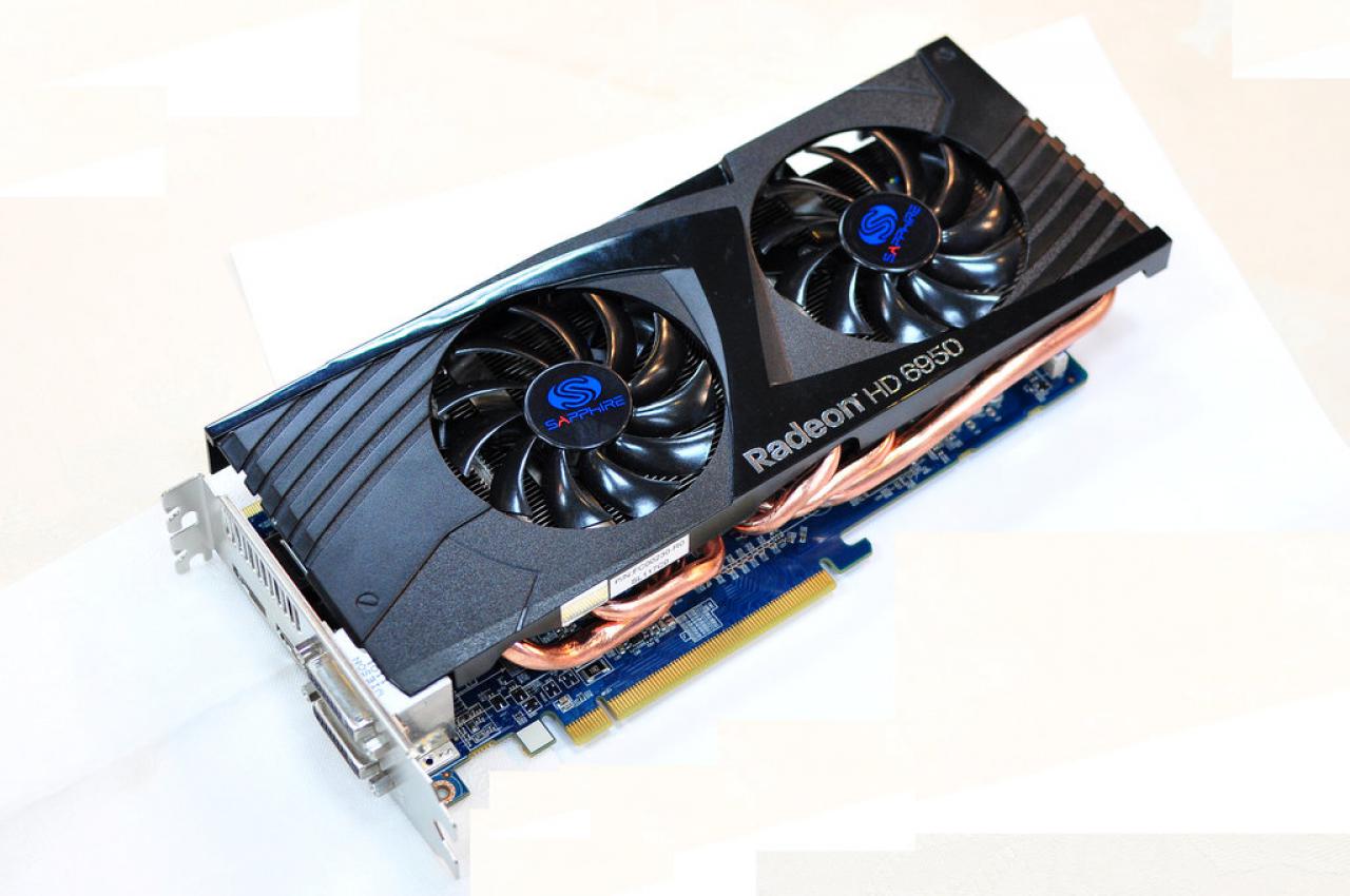 [04/06/2011] Sapphire Radeon HD6950 Dirt3 Special Edition 01