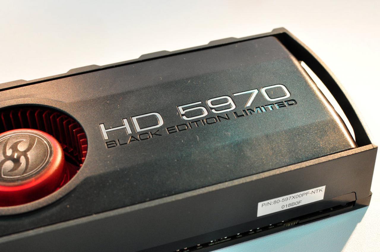 [04/06/2011] XFX Radeon HD5970 4GB Custom 02