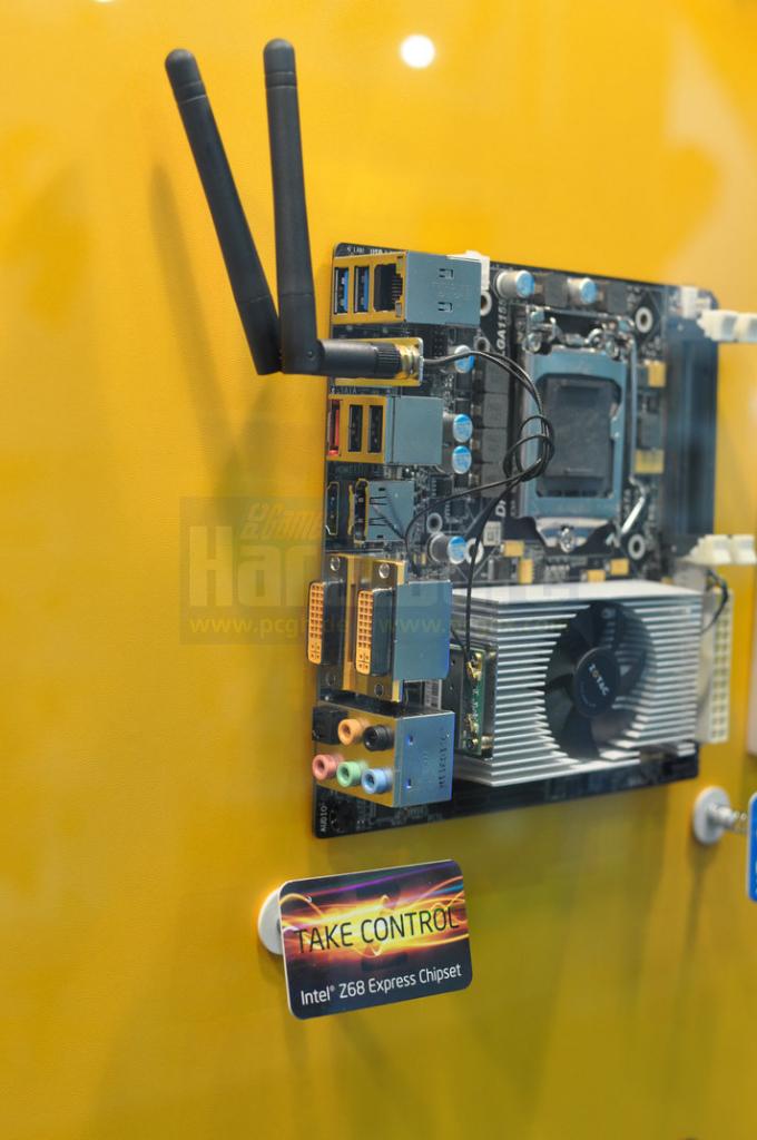[02/06/2011] Computex: Zotac Z68 (3)