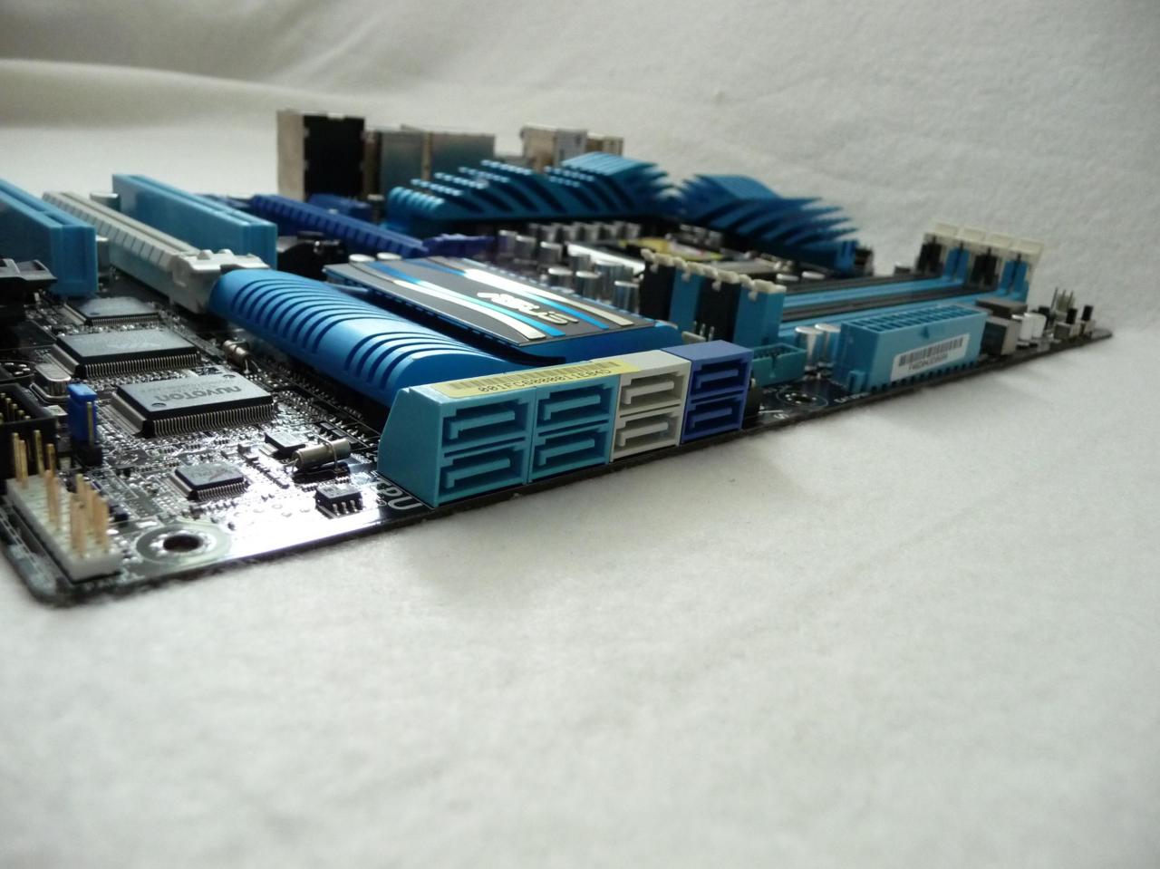 [16/06/2011] Asus P8Z68-V Pro im PCGHX-Test: Was taugt die Sandy-Bridge-Heimat? (3)