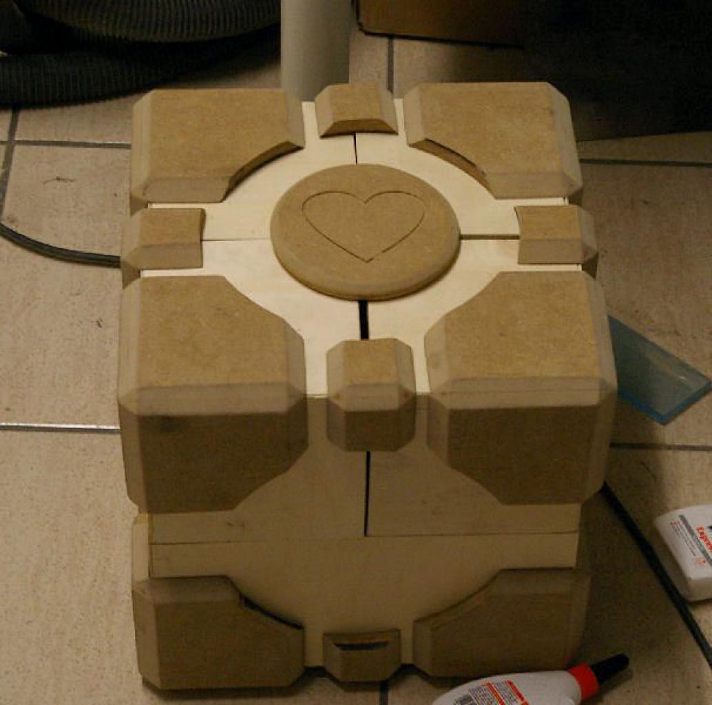 [24/06/2011] Motorisierte Fan-Casemod zu Portal 2: Ein Geschenk von GLaDOS (27)