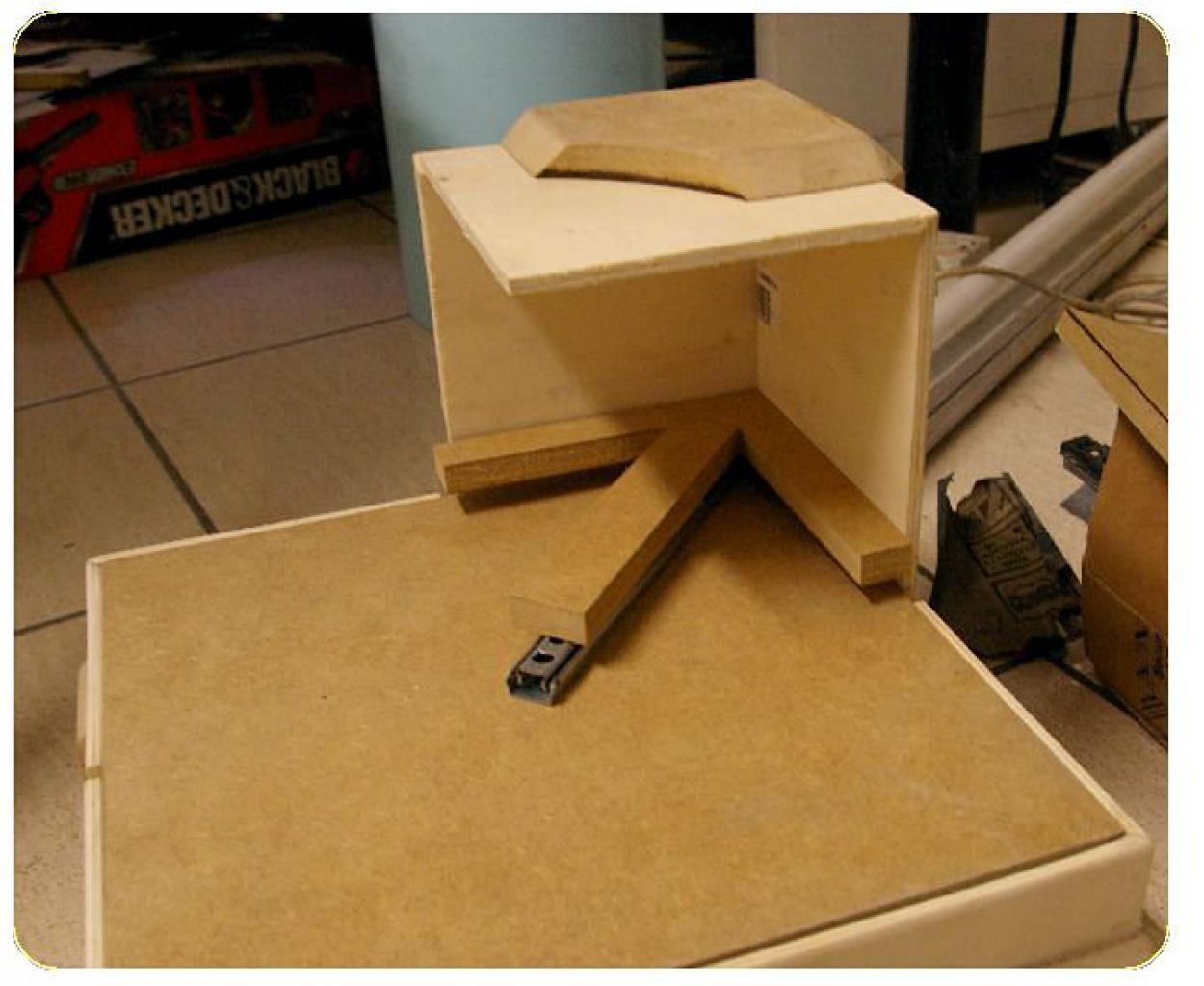 [24/06/2011] Motorisierte Fan-Casemod zu Portal 2: Ein Geschenk von GLaDOS (32)