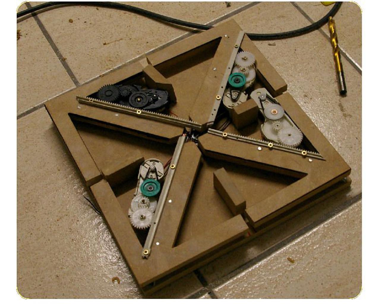 [24/06/2011] Motorisierte Fan-Casemod zu Portal 2: Ein Geschenk von GLaDOS (41)