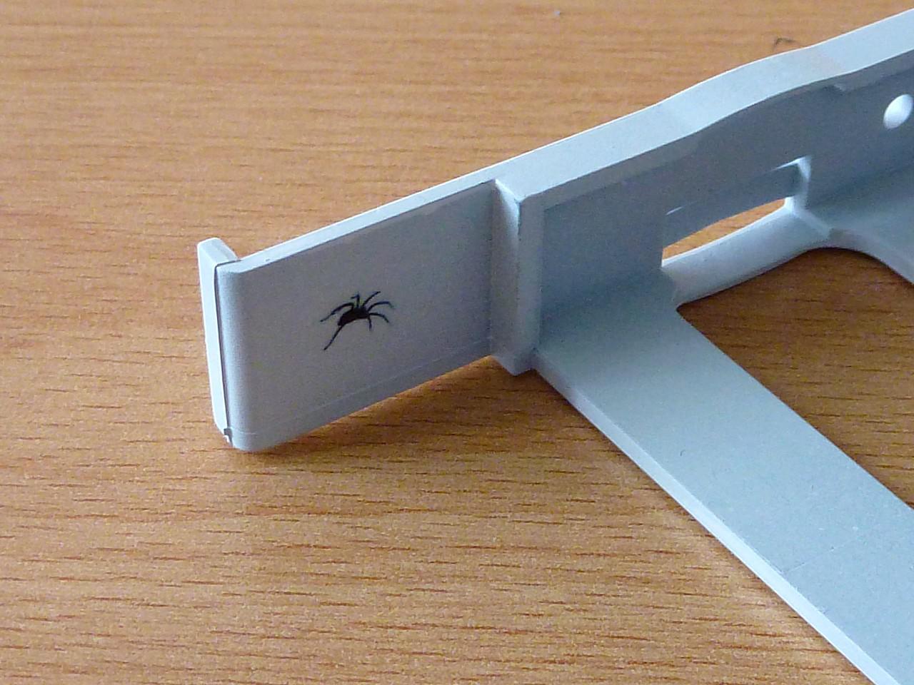 [17/06/2011] Pfui Spinne: Casemod mit vielen Krabbeltieren (14)