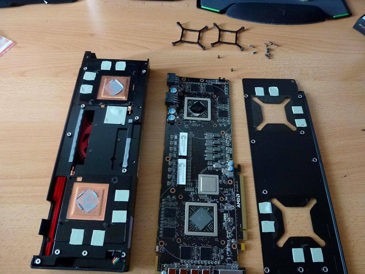 [17/06/2011] Pfui Spinne: Casemod mit vielen Krabbeltieren (31)