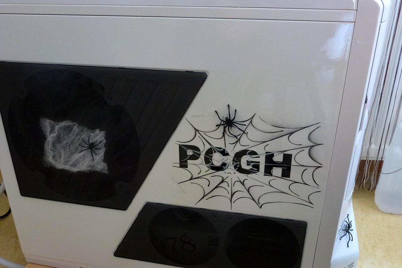 [17/06/2011] Pfui Spinne: Casemod mit vielen Krabbeltieren (42)