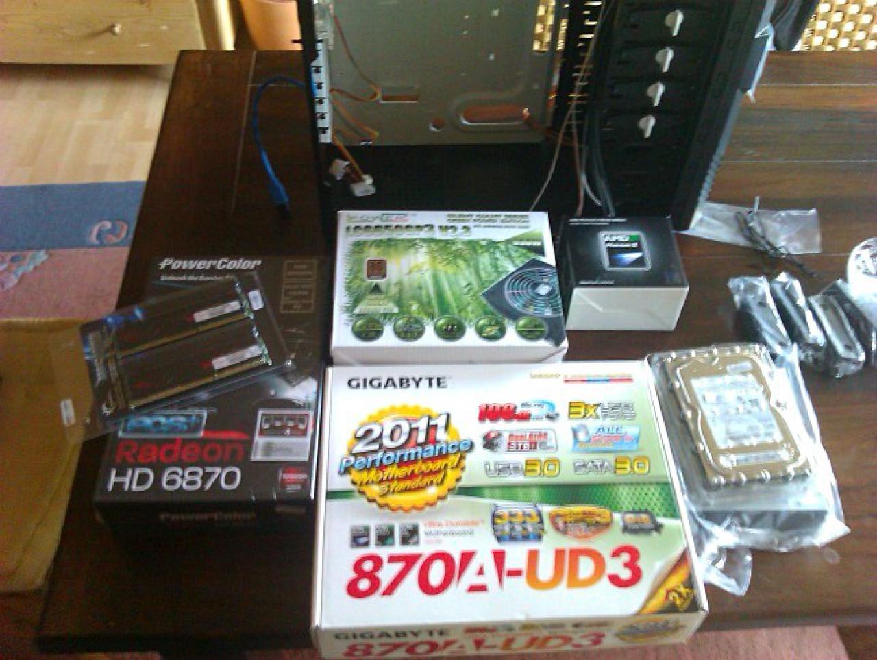 [17/06/2011] Shark: Lochblech, Sleeving und Beleuchtung von einem Casemod-Neuling (2)