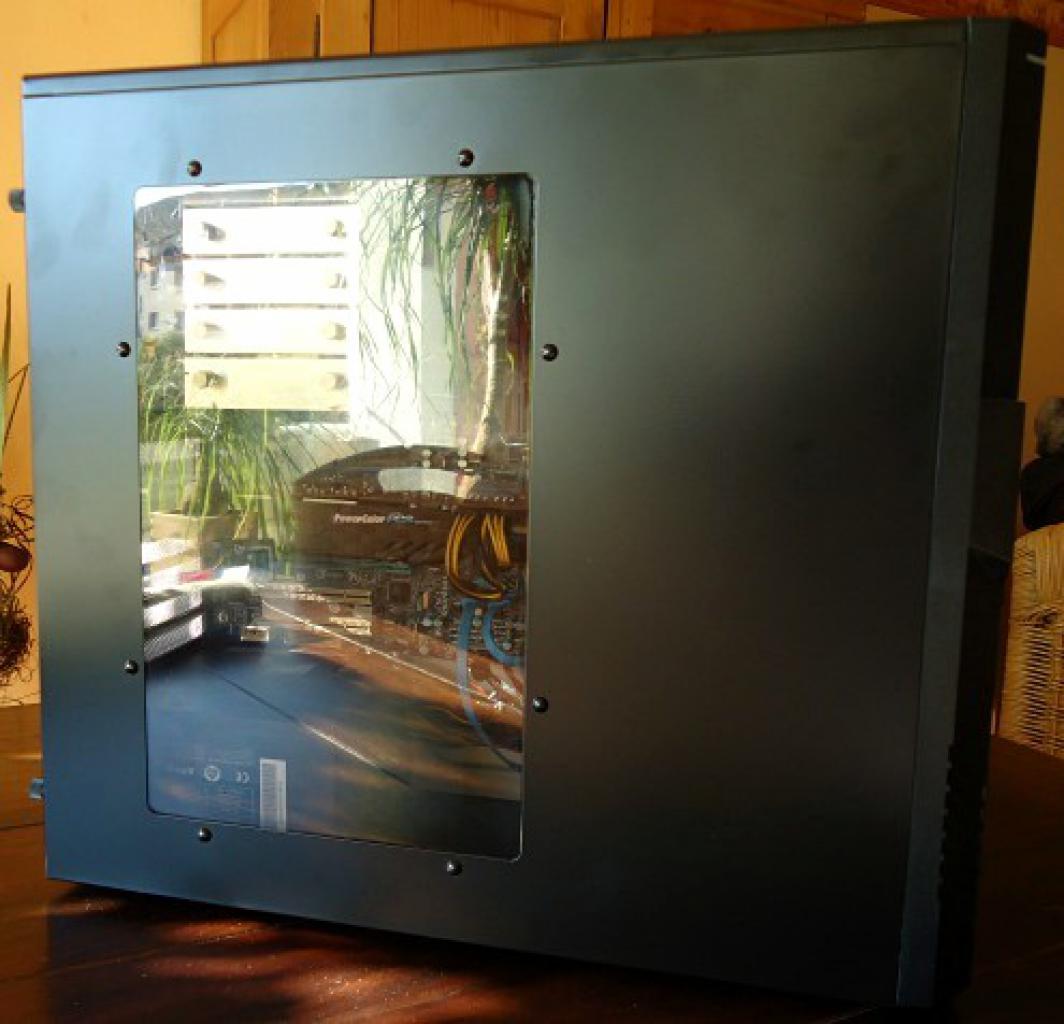 [17/06/2011] Shark: Lochblech, Sleeving und Beleuchtung von einem Casemod-Neuling (3)