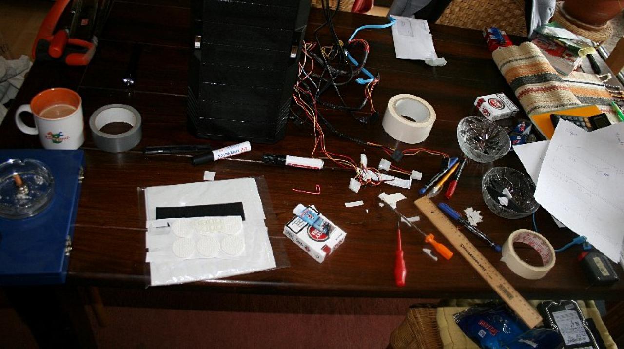 [17/06/2011] Shark: Lochblech, Sleeving und Beleuchtung von einem Casemod-Neuling (12)