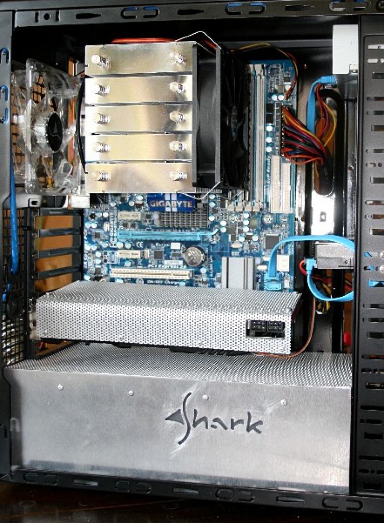 [17/06/2011] Shark: Lochblech, Sleeving und Beleuchtung von einem Casemod-Neuling (29)