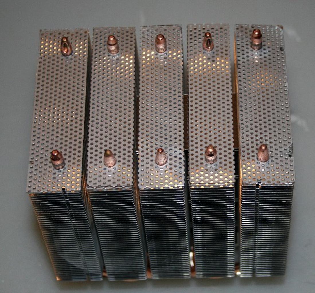 [17/06/2011] Shark: Lochblech, Sleeving und Beleuchtung von einem Casemod-Neuling (37)