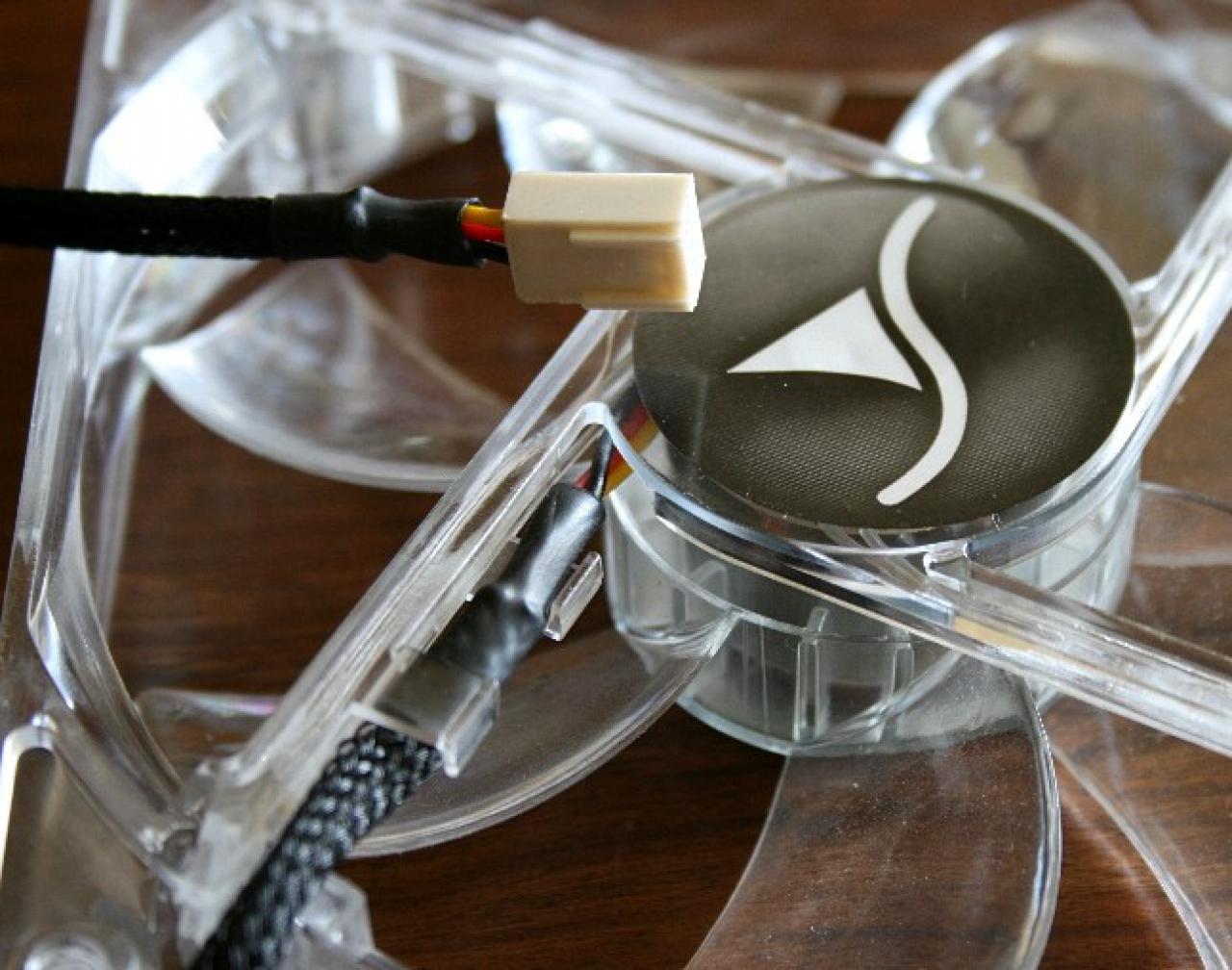 [17/06/2011] Shark: Lochblech, Sleeving und Beleuchtung von einem Casemod-Neuling (43)