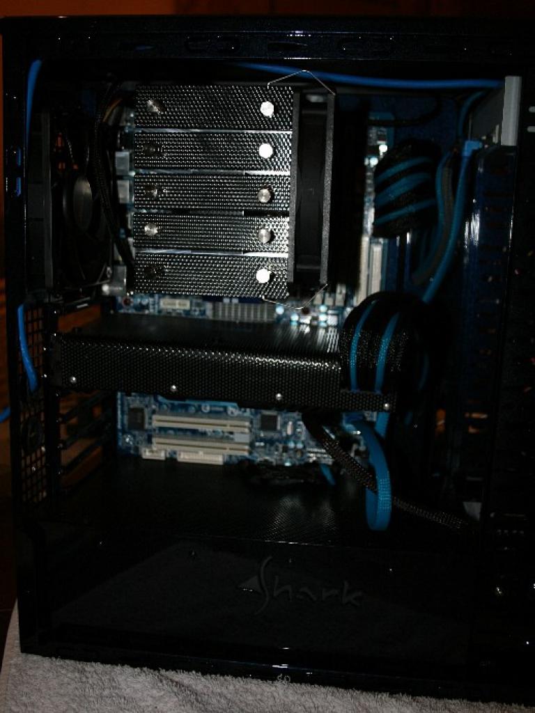 [17/06/2011] Shark: Lochblech, Sleeving und Beleuchtung von einem Casemod-Neuling (51)