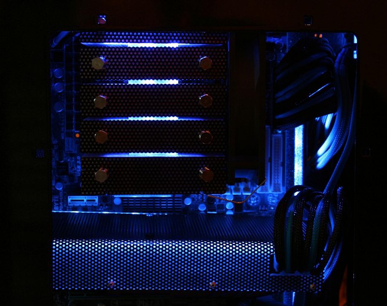 [17/06/2011] Shark: Lochblech, Sleeving und Beleuchtung von einem Casemod-Neuling (58)