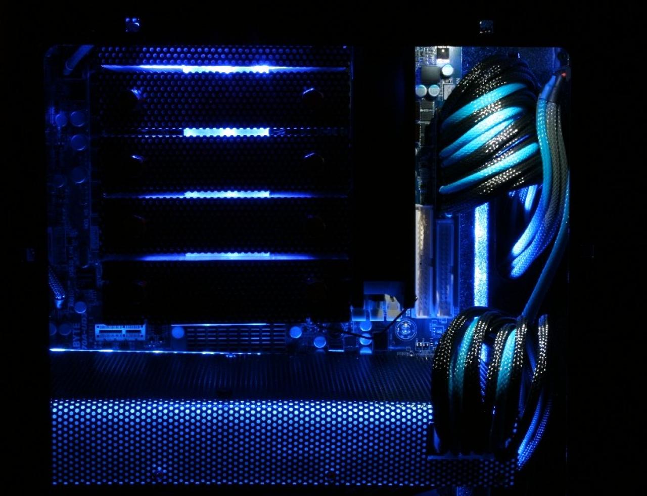 [17/06/2011] Shark: Lochblech, Sleeving und Beleuchtung von einem Casemod-Neuling (61)