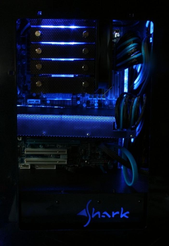 [17/06/2011] Shark: Lochblech, Sleeving und Beleuchtung von einem Casemod-Neuling (62)