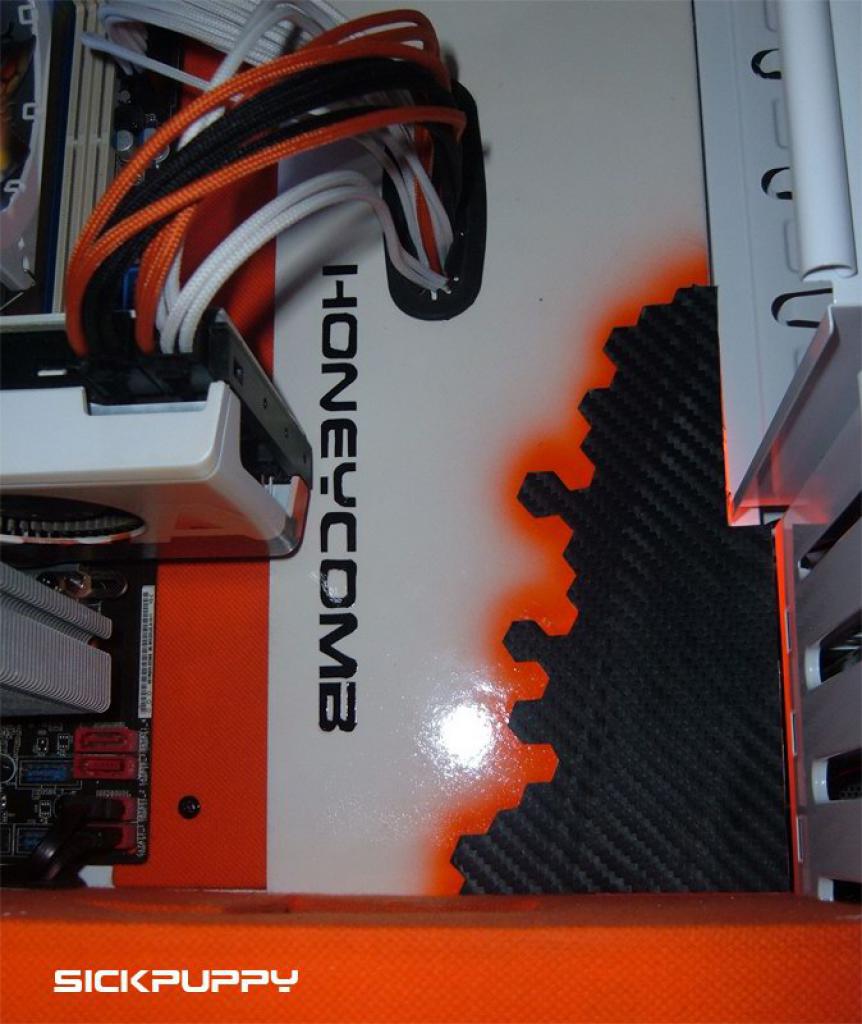 [09/06/2011] Update vom 10.6.2011: Contest-Casemod: NXZT Phantom in weiß-oranger Bienenwaben-Optik von Sickpuppy (16)