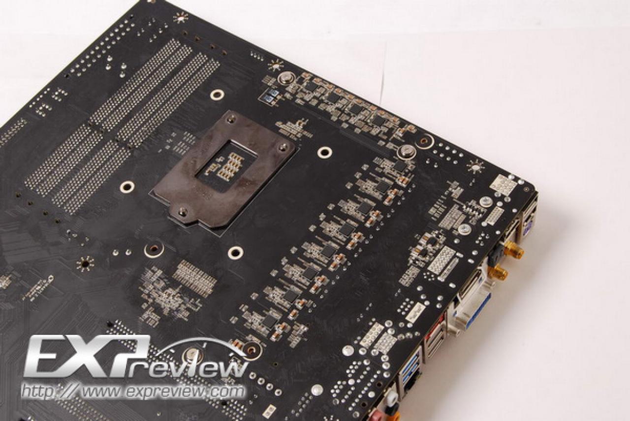 [18/07/2011] Zotac zeigt Mainboard mit 26 Phasen (8)