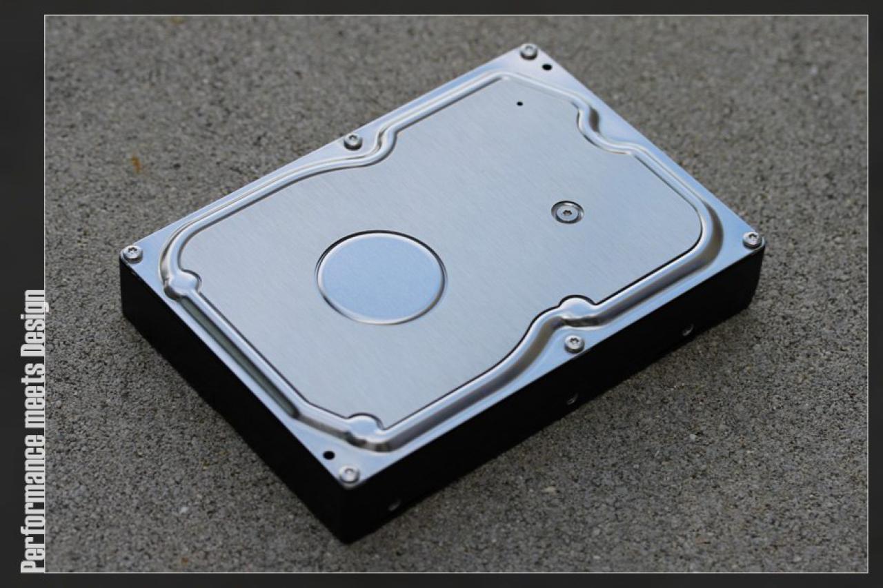[19/07/2011] Update vom 20.7.: Arbeiten an SSDs, Wakü und Netzteil (14)