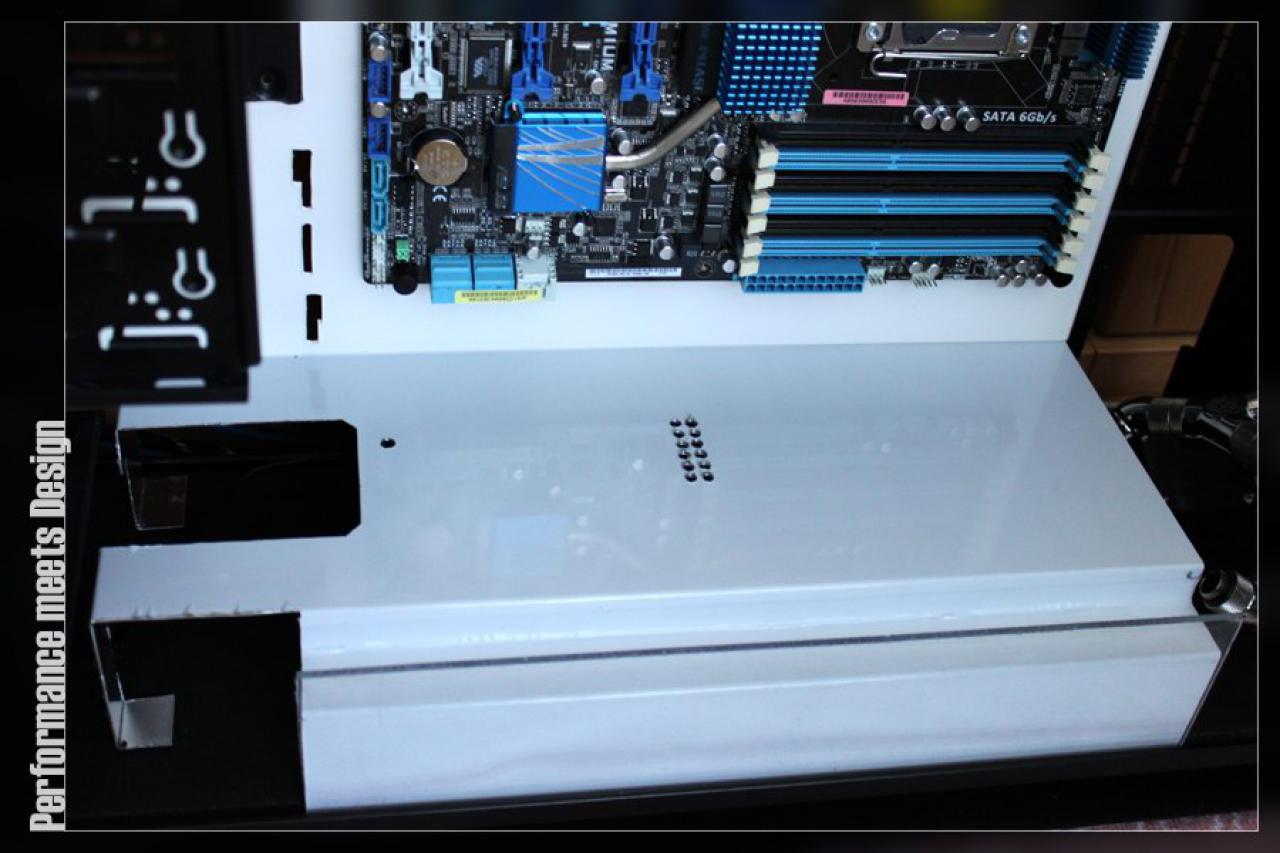 [19/07/2011] Update vom 20.7.: Arbeiten an SSDs, Wakü und Netzteil (51)