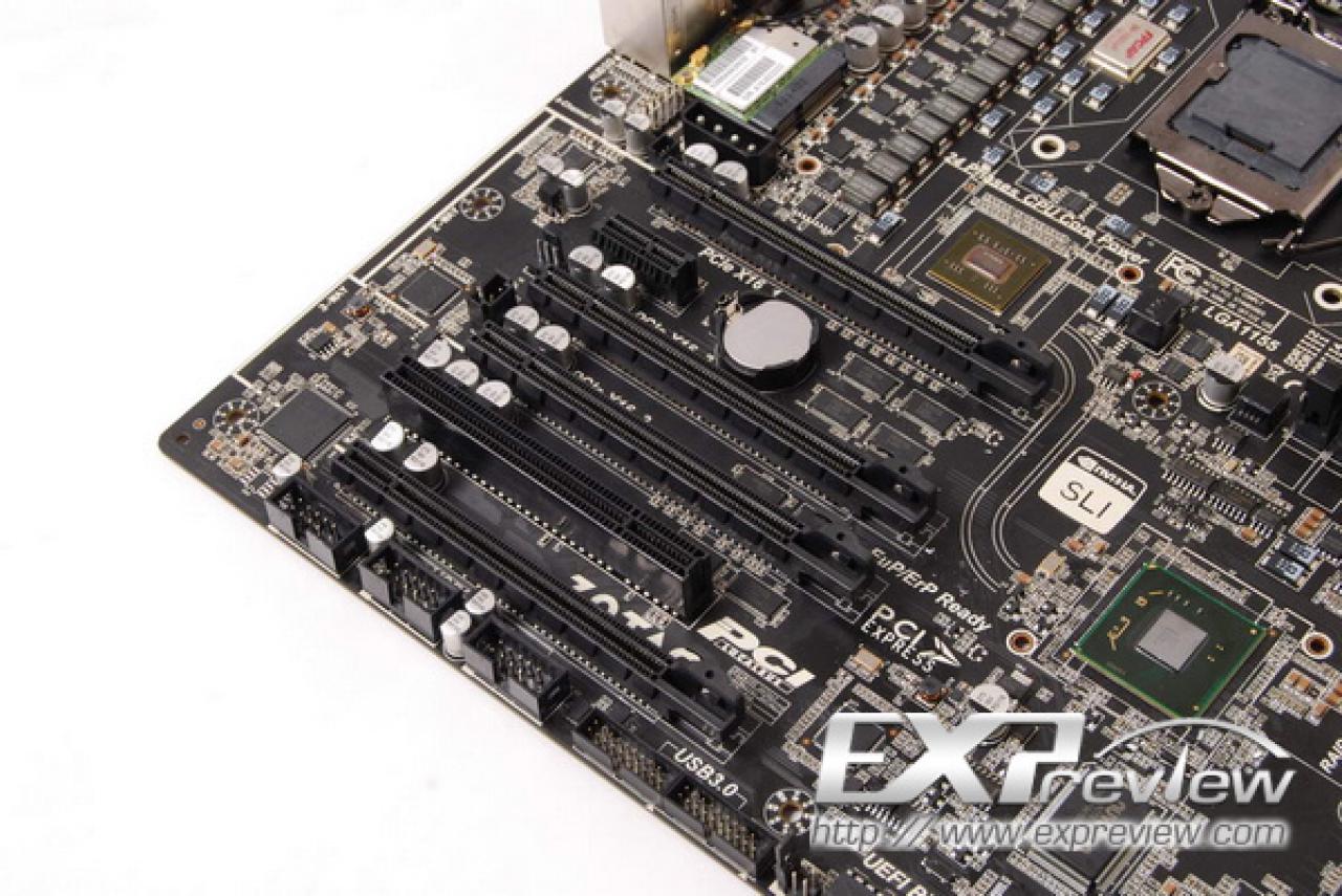 [18/07/2011] Zotac zeigt Mainboard mit 26 Phasen (3)