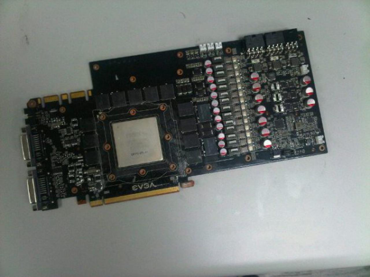 [25/07/2011] EVGA Geforce GTX 580 Classified: PCB (2)