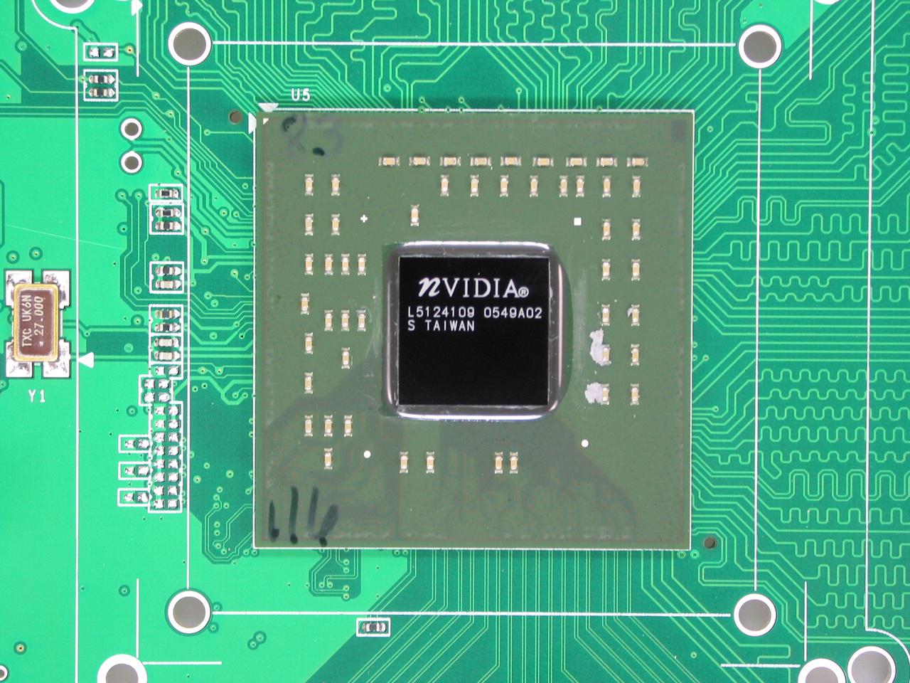 [14/07/2011] G73: Die Geforce 7600 GT ist ein attraktives Mittelklassenmodell und positioniert sich gegen Atis Radeon X1800 GTO. Positiv ist der geringe Stromverbrauch, die lärmende Singleslot-Kühlung aber nervt