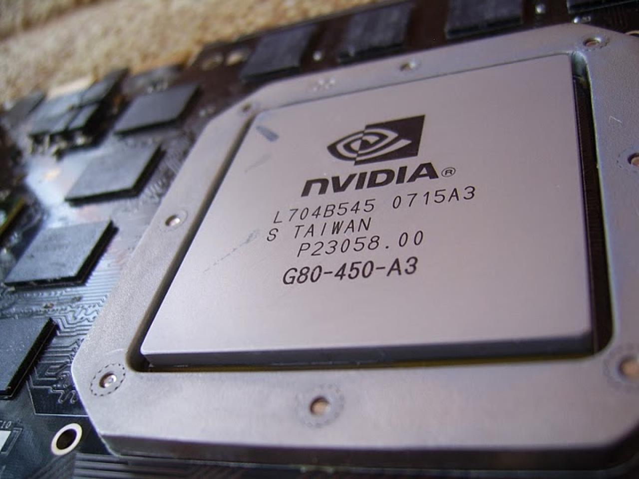 [14/07/2011] G80-A3: Die A3-Revision sitzt auf dem Takt-Update Geforce 8800 Ultra und einigen Modellen der Geforce 8800 GTS/640. Letztere sind extrem übertaktungsfreudig - der Autor dieser Zeilen besitzt eine A3-Karte, die unter Luft mit 675/1.674/1.081 statt 513/1.188/792 MHz rennt