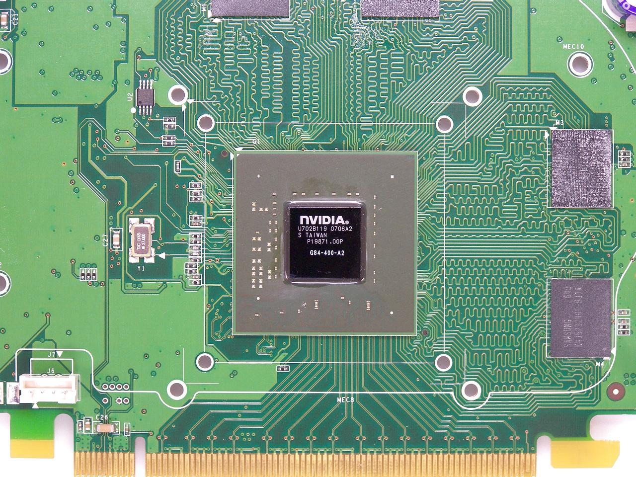 [18/07/2011] G84: Die Geforce 8600 GTS basiert zwar auf einer prinzipiell sehr starken Architektur, muss aber mit herben Einschnitten verkauft werden um rentable produziert werden zu können - oft reicht die Leistung nicht an die Vorgänger heran