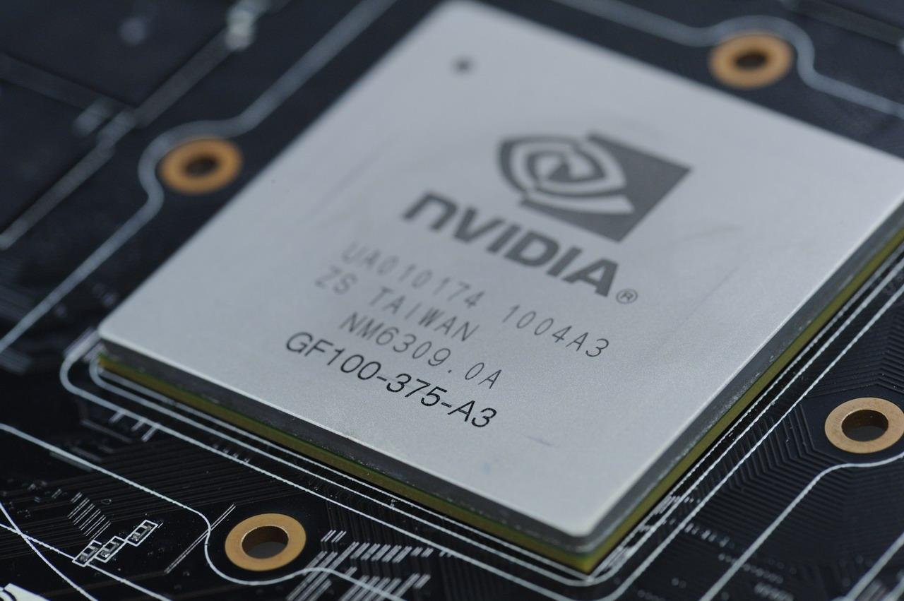 [14/07/2011] GF100-375-A3: Monate nach AMDs Radeon HD 5870 schickt Nvidia im April 2010 die DX11-Geforce GTX 480, Codename 