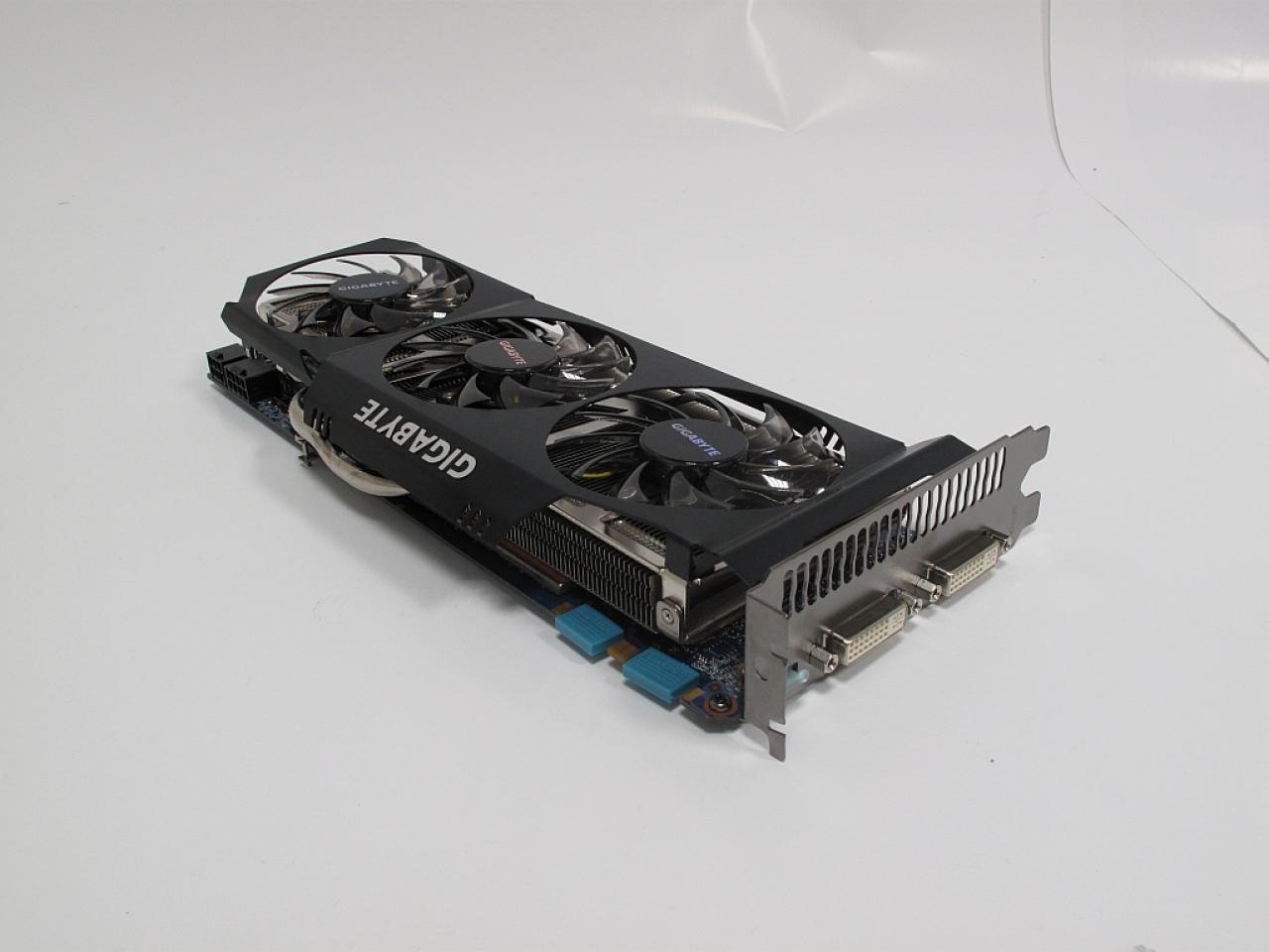 [04/07/2011] Gigabyte GTX 570 Super Overclocked (2)