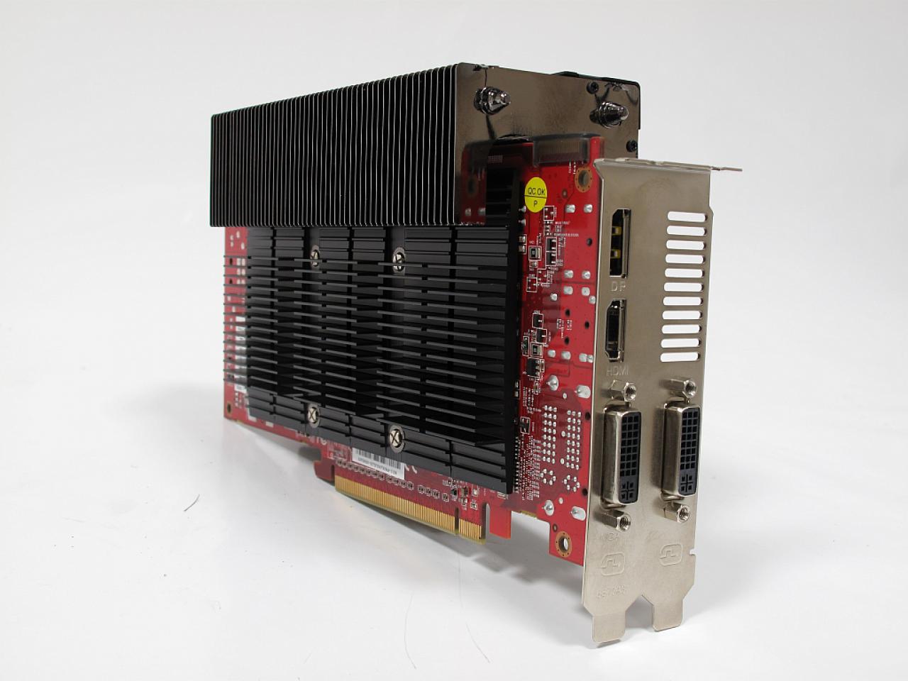 [22/07/2011] Powercolor SCS 3: Passivgekühlte Radeon HD 6850 (4)