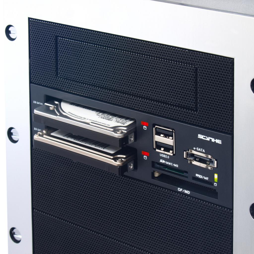 [04/07/2011] Scythe stellt Kama Rack vor: Multifunktionspanel mit SSD-Wechselschacht (12)