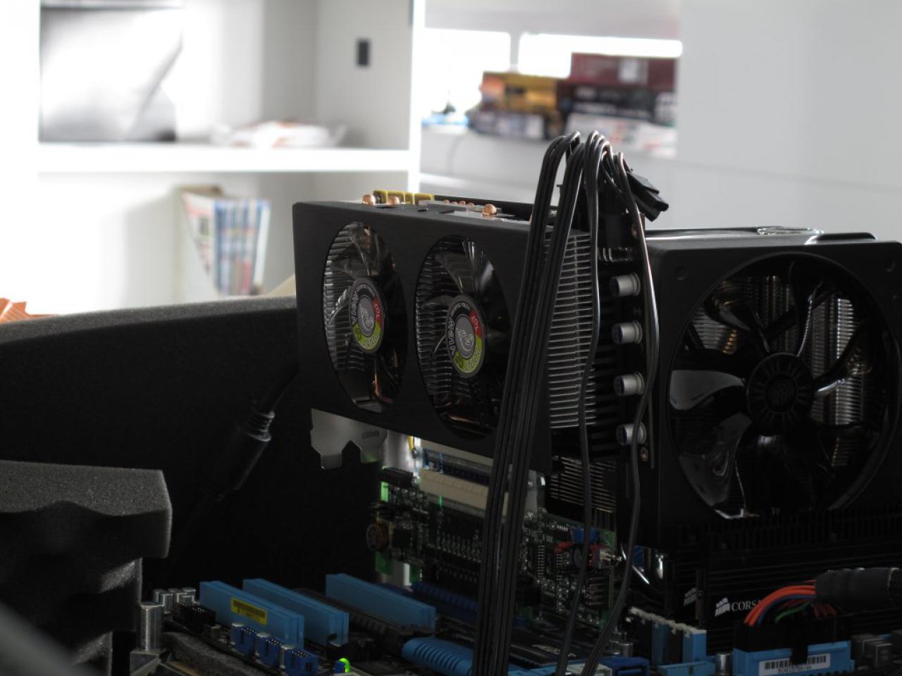 [22/07/2011] In der Ausgabe 09/2011 behandelt: die Point of View & TGT Geforce GTX 570 Ultra Charged mit doppeltem Speicherausbau. Damit kann die Karte auf 2.560 MiByte zugreifen. 