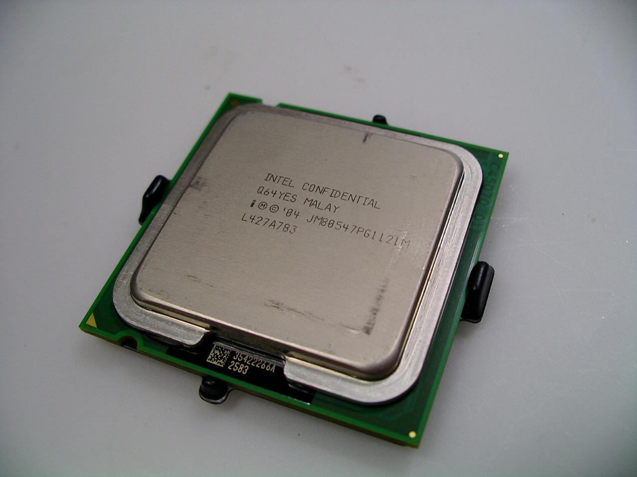 [12/07/2011] [Platz 13 mit 5 Stimmen und 1,47 Prozent] Pentium 4 570: Der 
