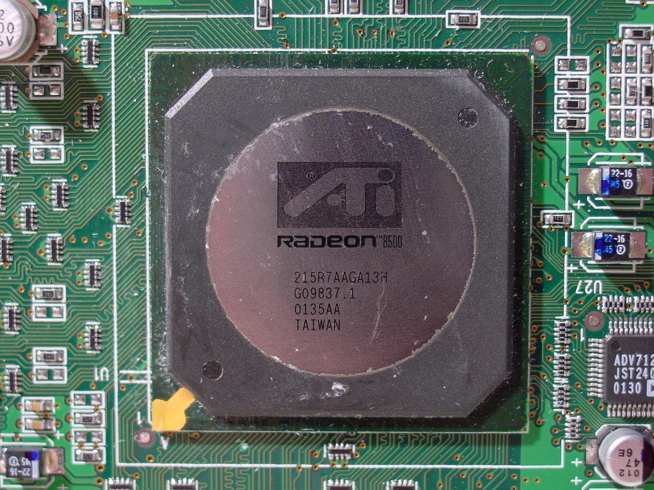 [13/07/2011] R200: Der Chip für die Radeon 8500 beherrscht DirectX 8.1 und damit Vertex- bzw. Pixelshader-Einheiten, vermutlich aufgrund eines Fehlers kam OG-SSAA statt das hübschere SG-SSAA zum Einsatz