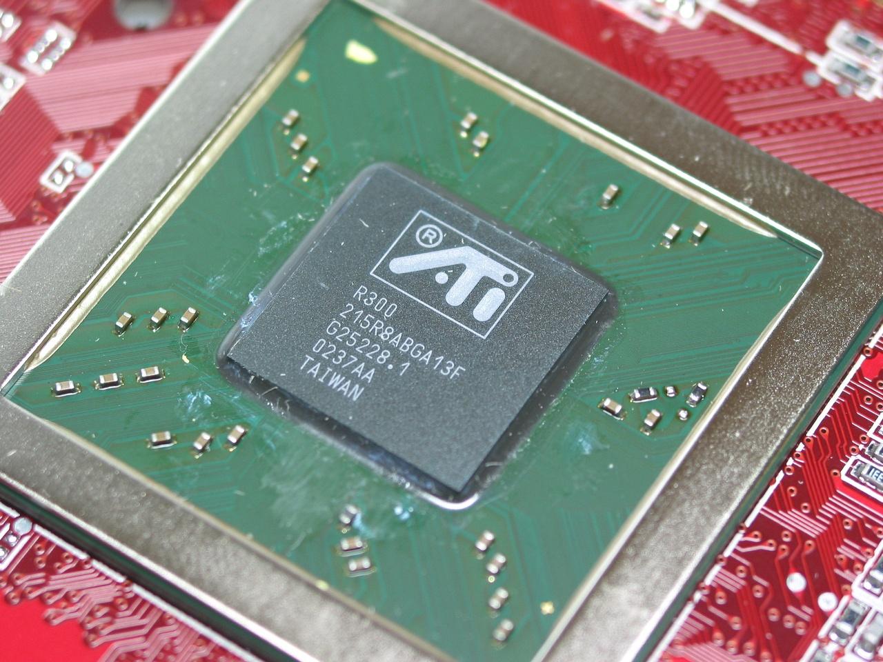 [13/07/2011] R300: Die legendäre 9700 Pro ist die erste DirectX-9-Karte der Welt und macht dankk dicken 256-Bit-Speicherinterface Kantenglättung sowie anisotrope Filterung saloonfähig. Die abgespeckte Radeon 9500 Pro erfreut sich großer Beliebtheit als Alternative zur Geforce 4 Ti 4200