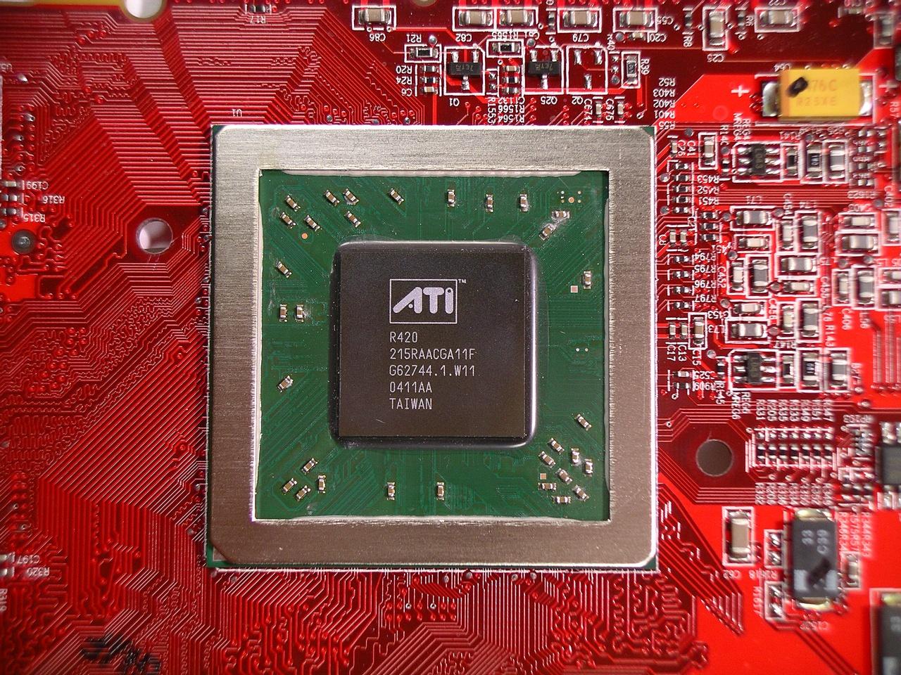 [13/07/2011] R420: Die Radeon X800 XT-PE liefert dank 16 Pixelpipelines und 520/560 MHz eine überragende Performance auf's Parkett, bietet allerdings im Gegensatz zur Geforce 6800 Ultra nur das Shader-Modell 2.0