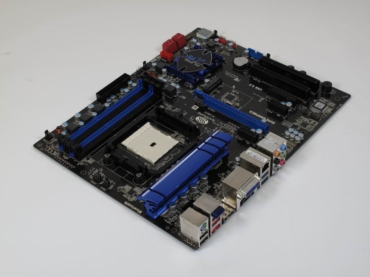 [21/07/2011] Sapphire stellt Pure Platinum A75 für Sockel FM1 vor (2)