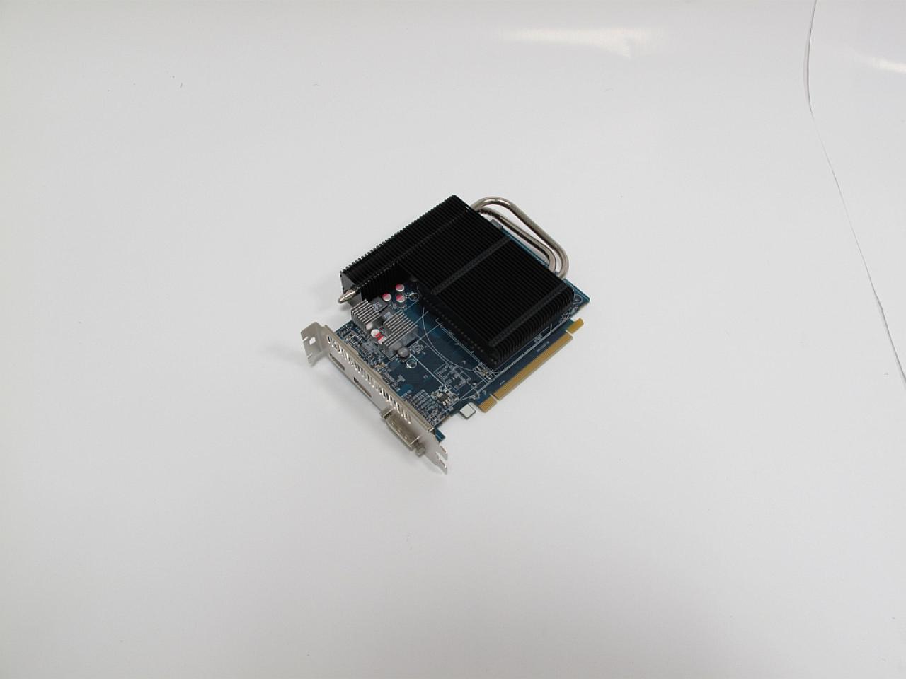 [04/07/2011] Sapphire Ultimate Radeon HD 6670 mit Passiv-Kühlung und Dirt 3 (1)