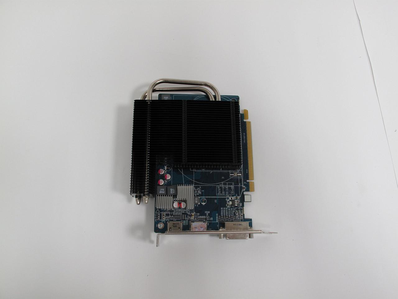 [04/07/2011] Sapphire Ultimate Radeon HD 6670 mit Passiv-Kühlung und Dirt 3 (2)