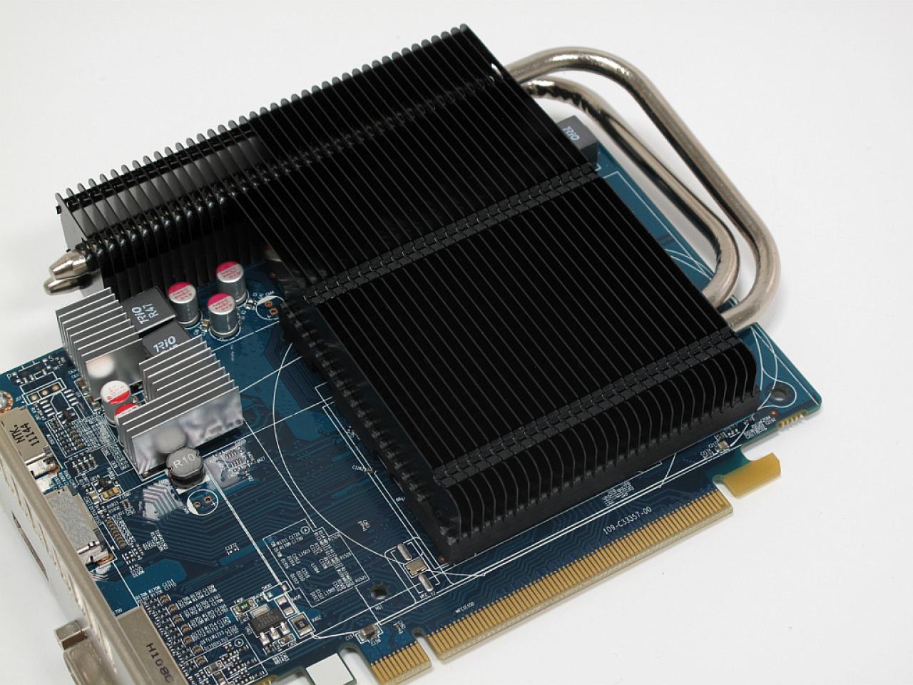[04/07/2011] Sapphire Ultimate Radeon HD 6670 mit Passiv-Kühlung und Dirt 3 (4)