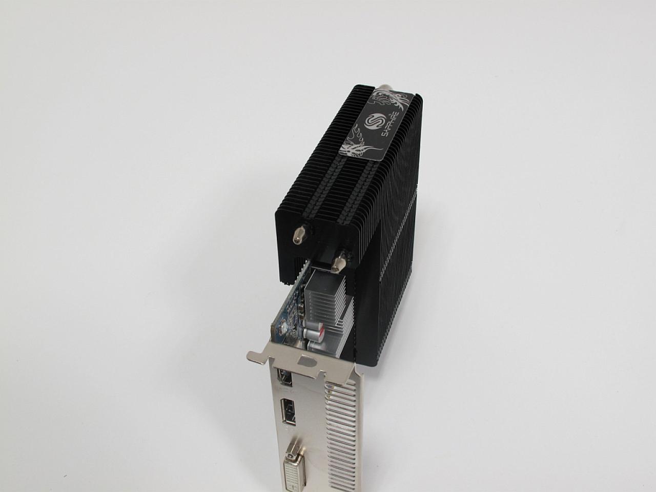 [04/07/2011] Sapphire Ultimate Radeon HD 6670 mit Passiv-Kühlung und Dirt 3 (6)