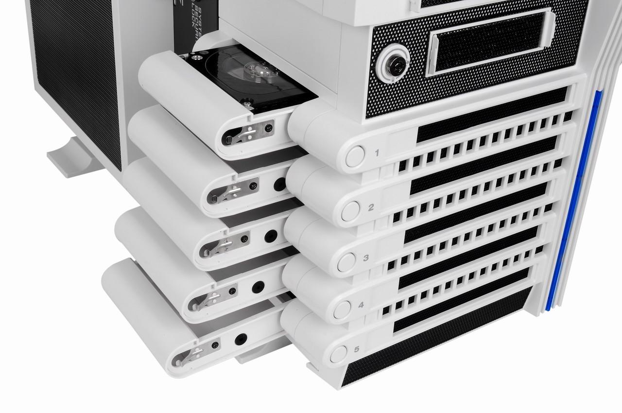 [30/07/2011] Thermaltake Level 10 GT: Snow White (9)