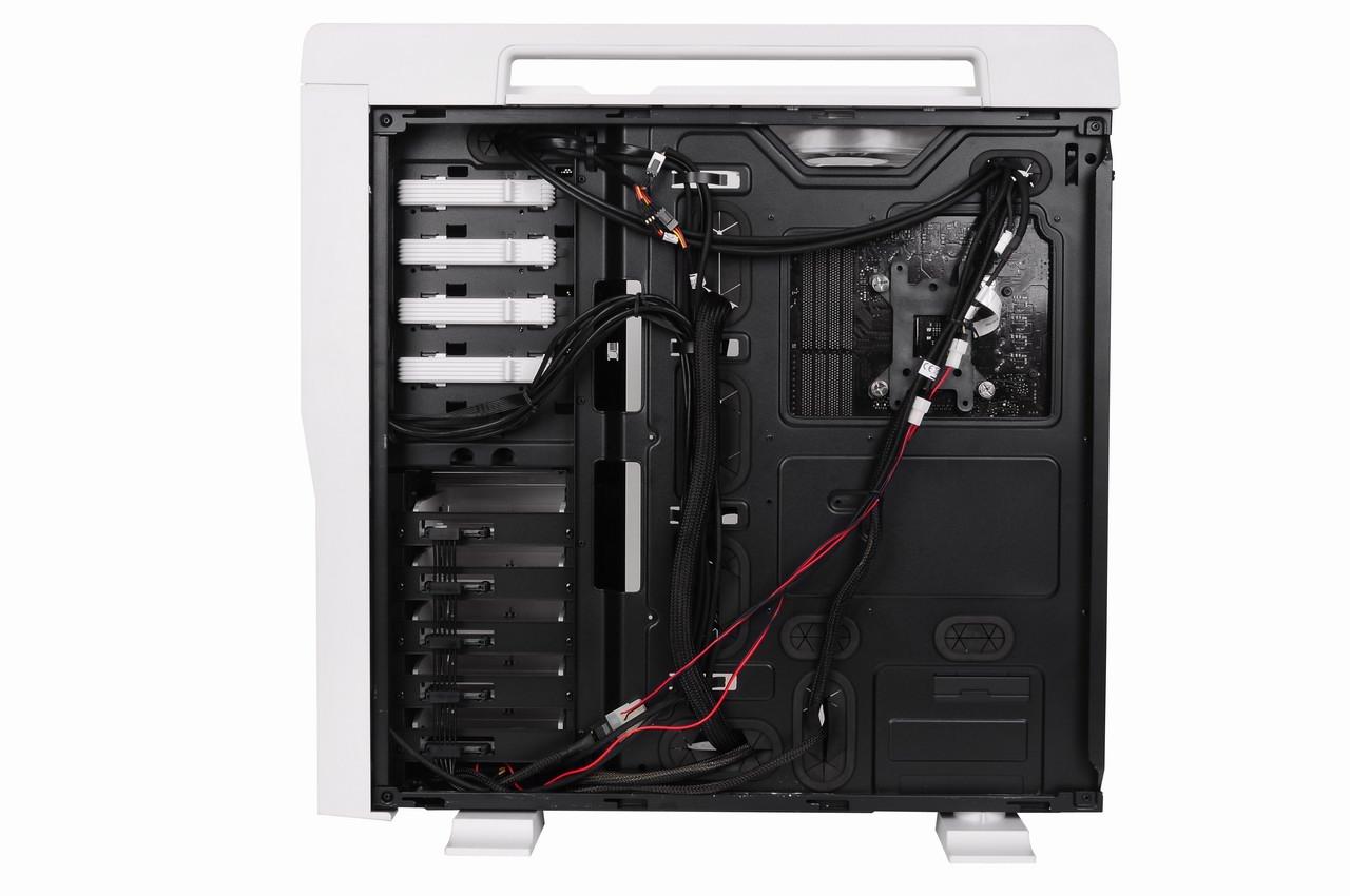 [30/07/2011] Thermaltake Level 10 GT: Snow White (13)