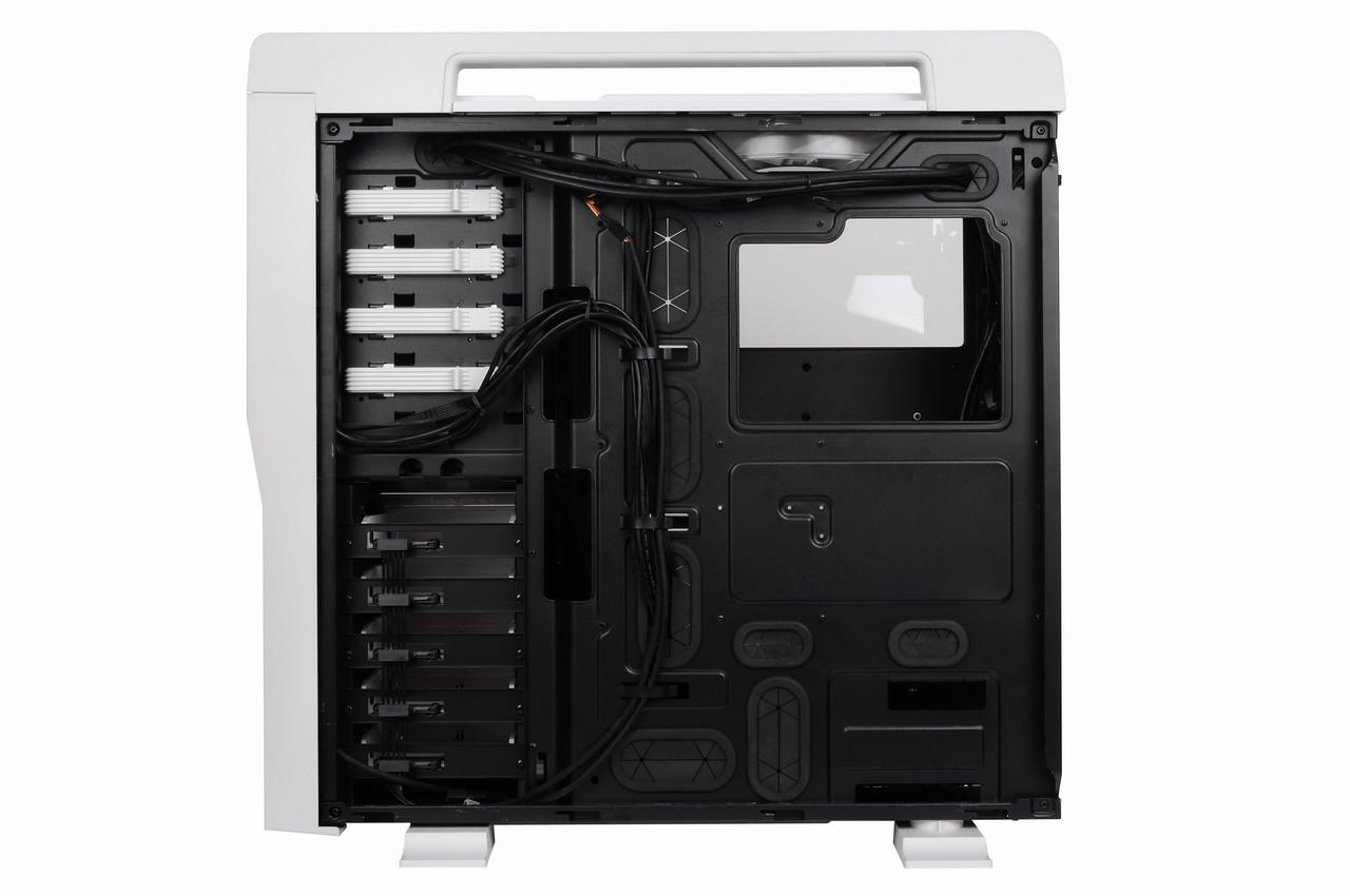 [30/07/2011] Thermaltake Level 10 GT: Snow White (27)